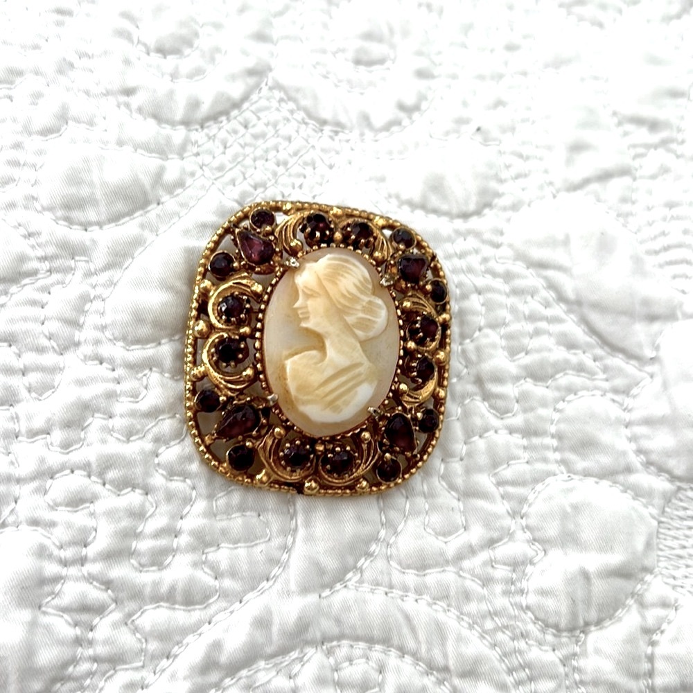 Florenza antique cameo brooch